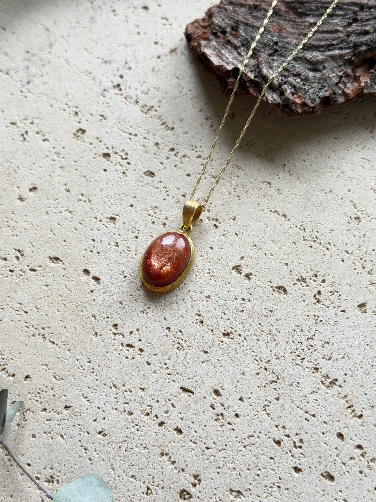 Sonnenstein Halskette – vergoldetes 925 Silber (Einzelstück)