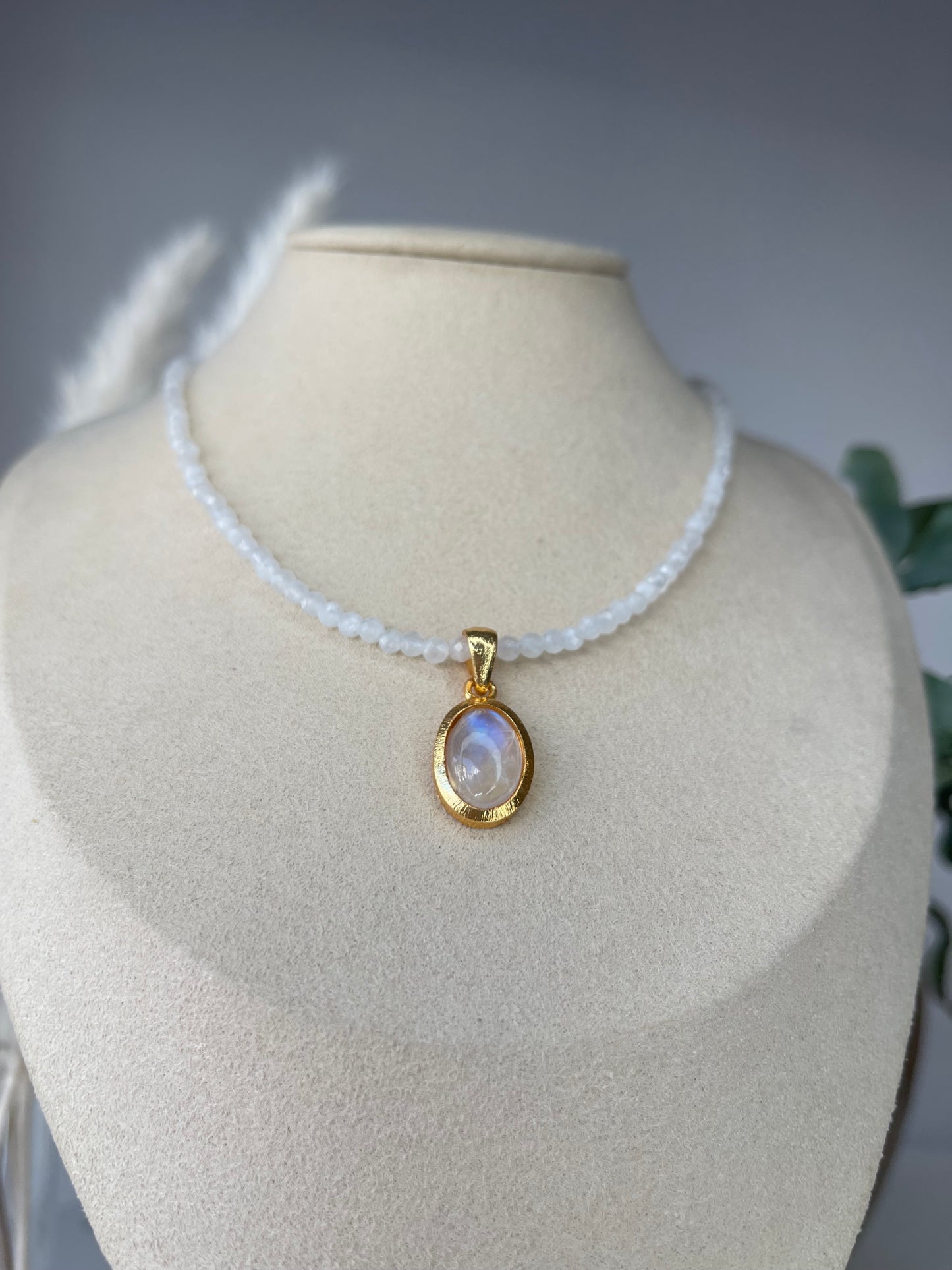 Einzelstück Regenbogenmondstein Halskette (925 Silber)