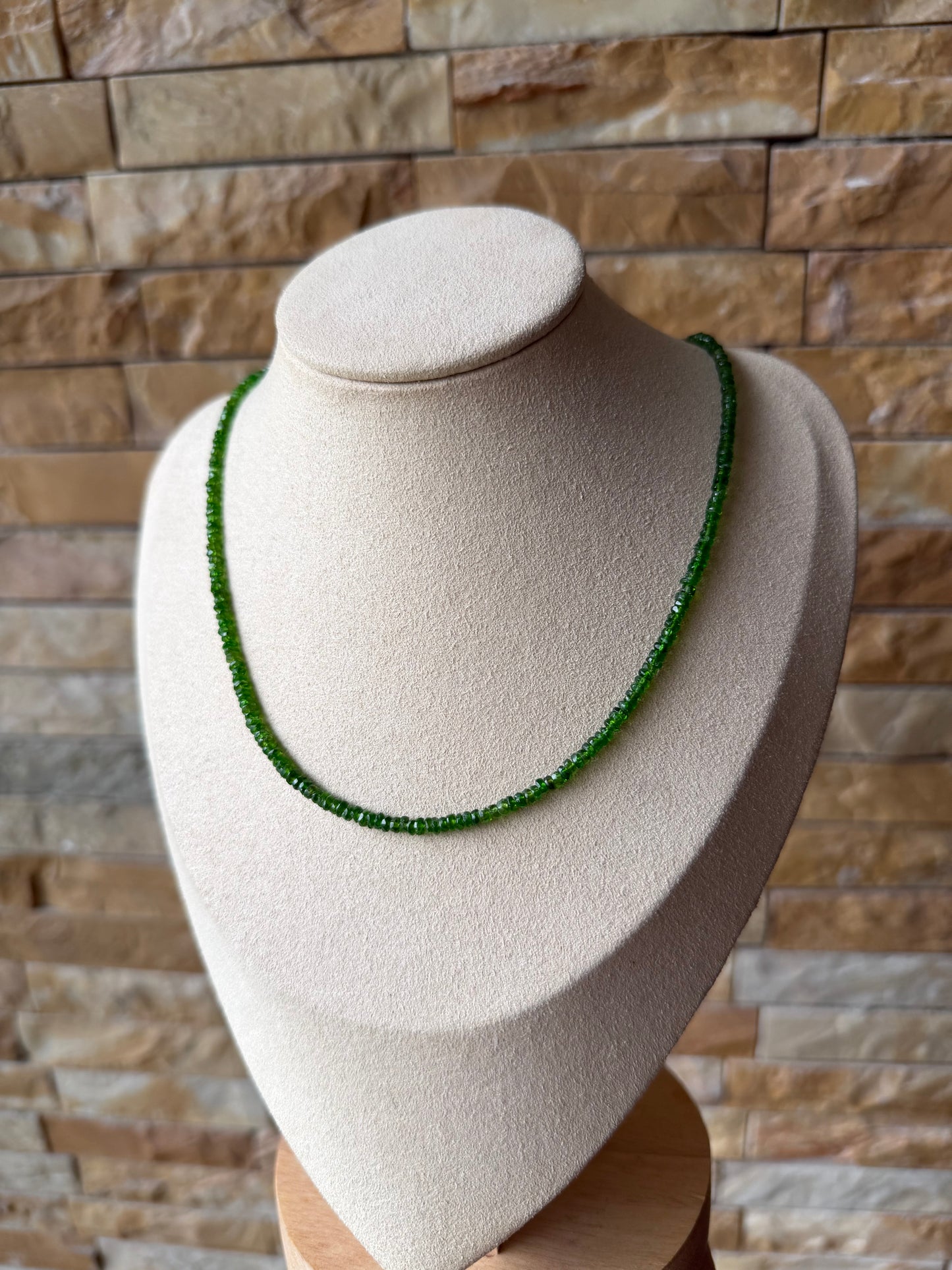 Chromdiopsid Halskette