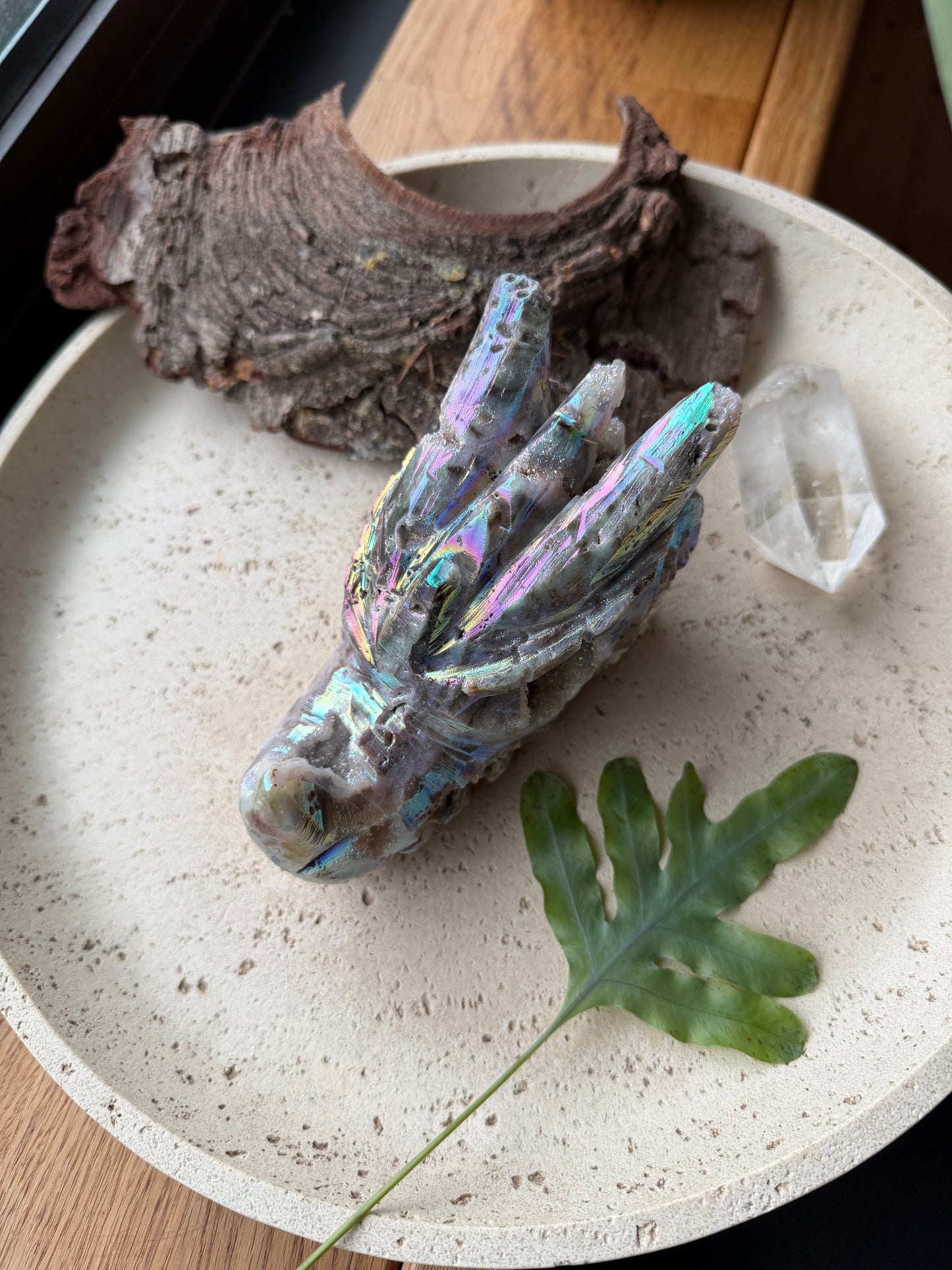 Aura-Quarz Drache – handgeschnitztes Unikat