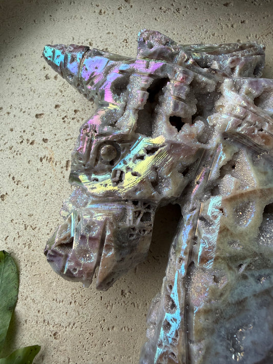 Aura-Quarz Einhorn – handgeschnitztes Unikat (Nr. 2)