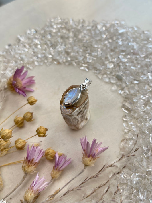 Regenbogen-Mondstein Anhänger (925 Silber)