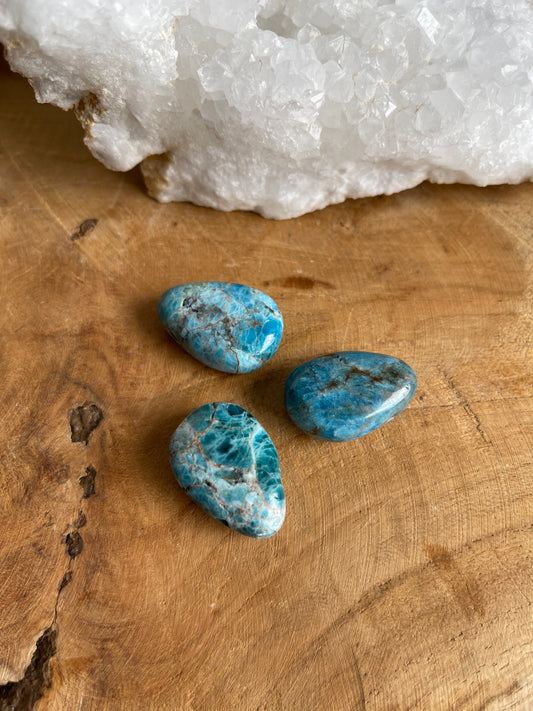 Apatit blau Tropfen Halskette