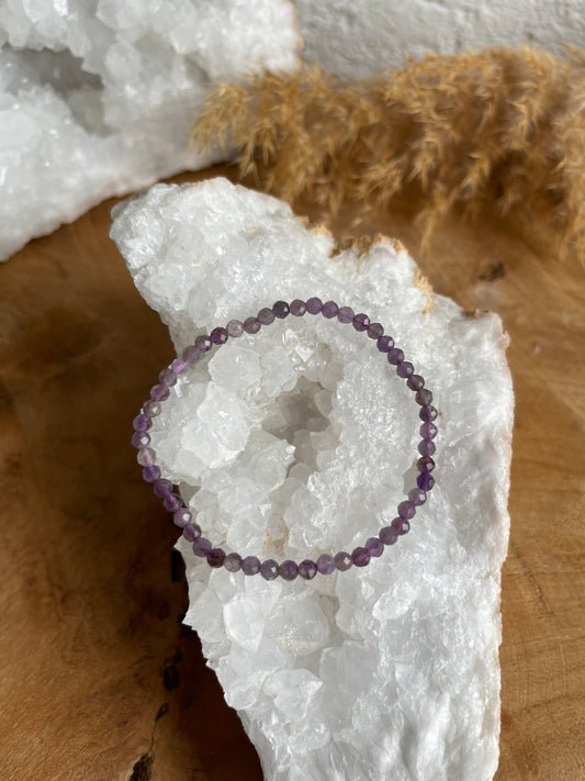 Filigranes Amethyst Armband Heilstein Naturstein facettiert