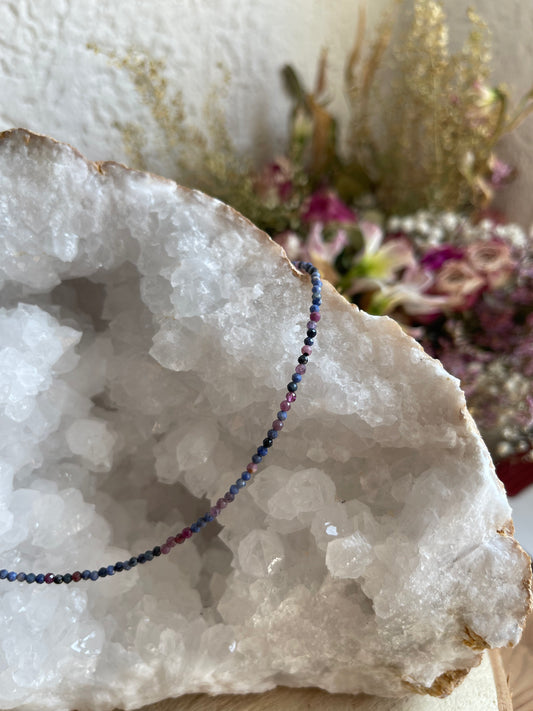 Edelstein Halskette Rubin-Saphir facettiert