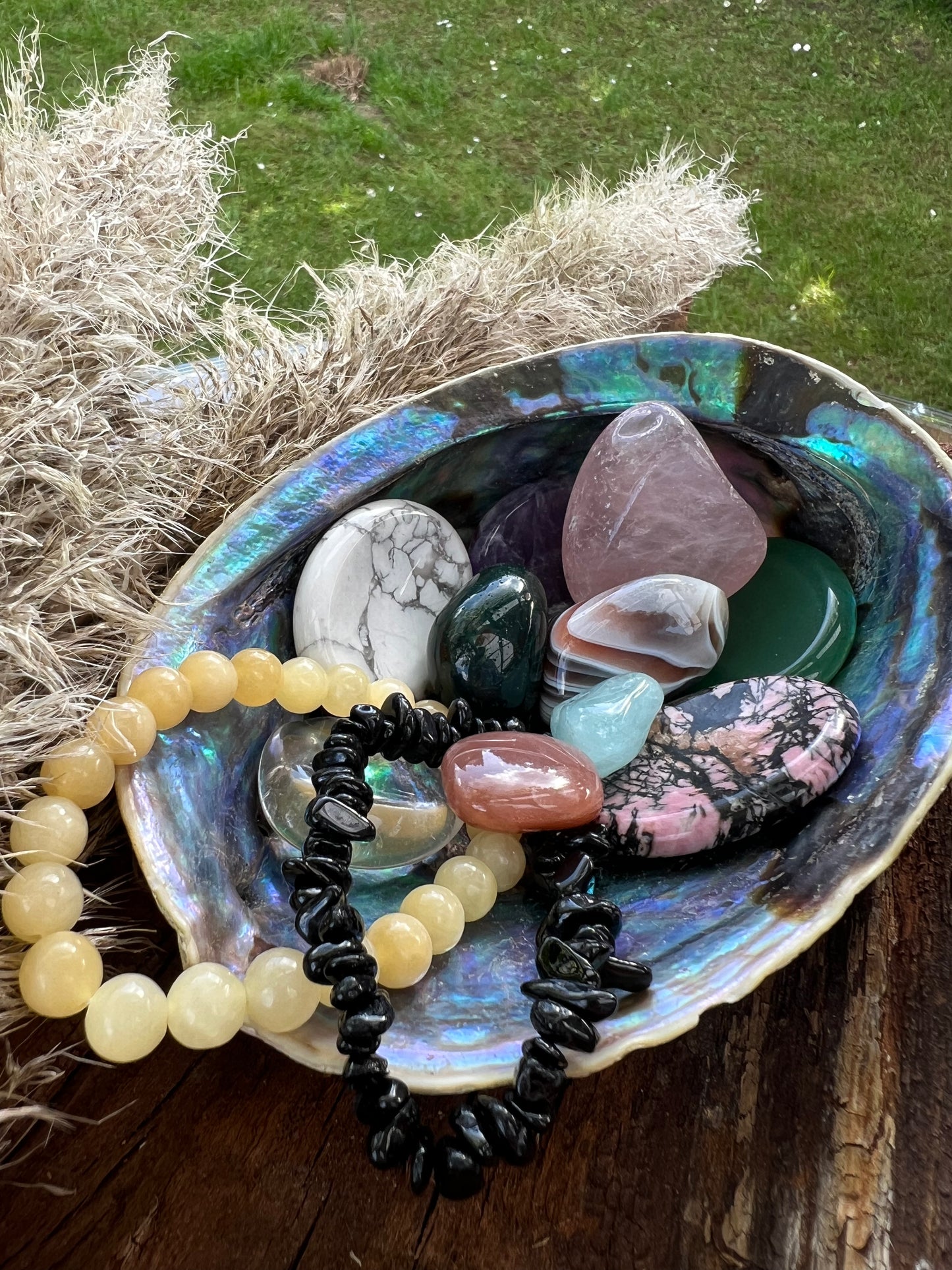 Edelsteinset für Anfänger mit Amethyst Rosenquarz Bergkristall und weiteren Heilsteinen