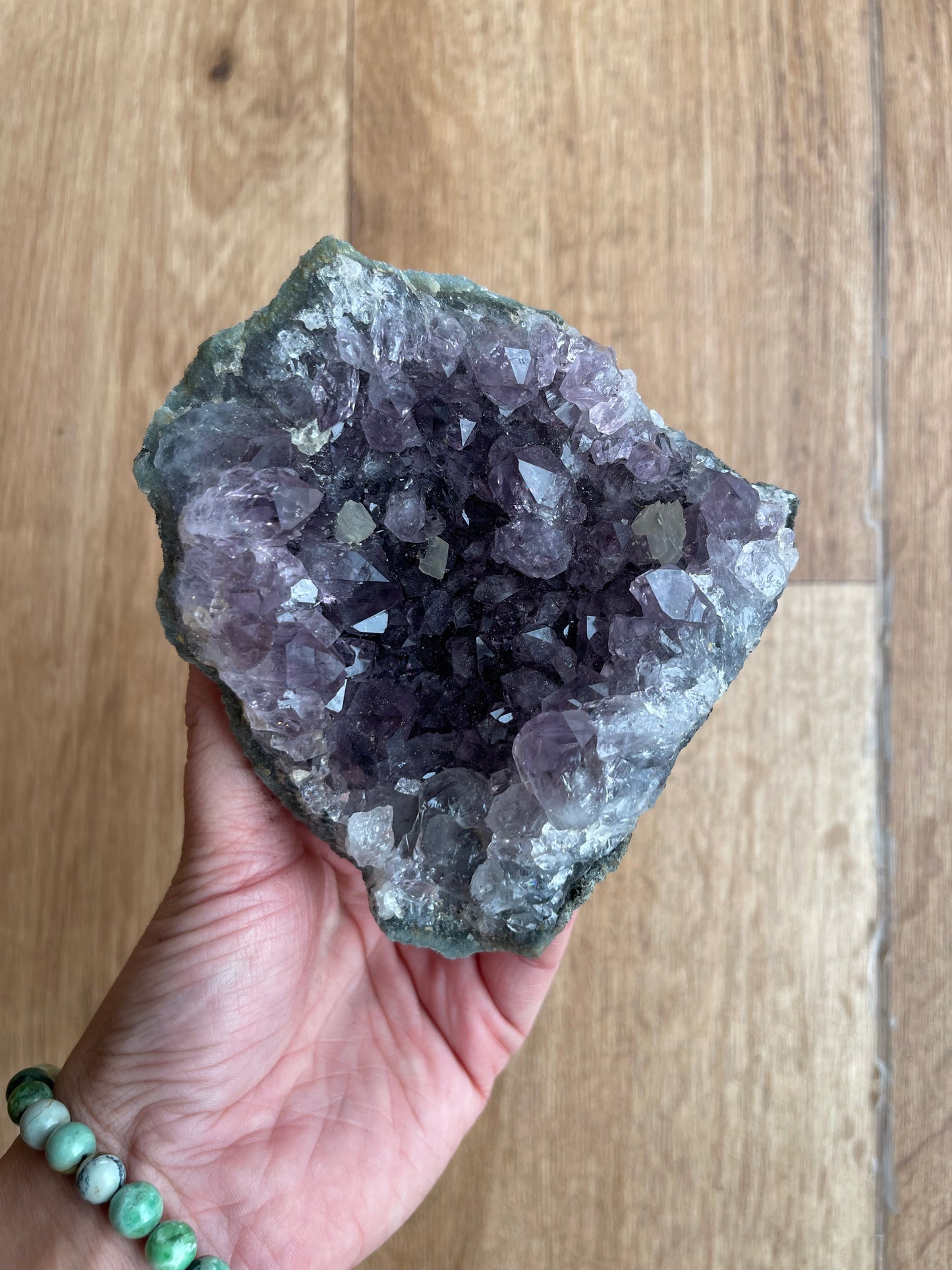 Amethyst Cluster (mit Calcit) Uruguay