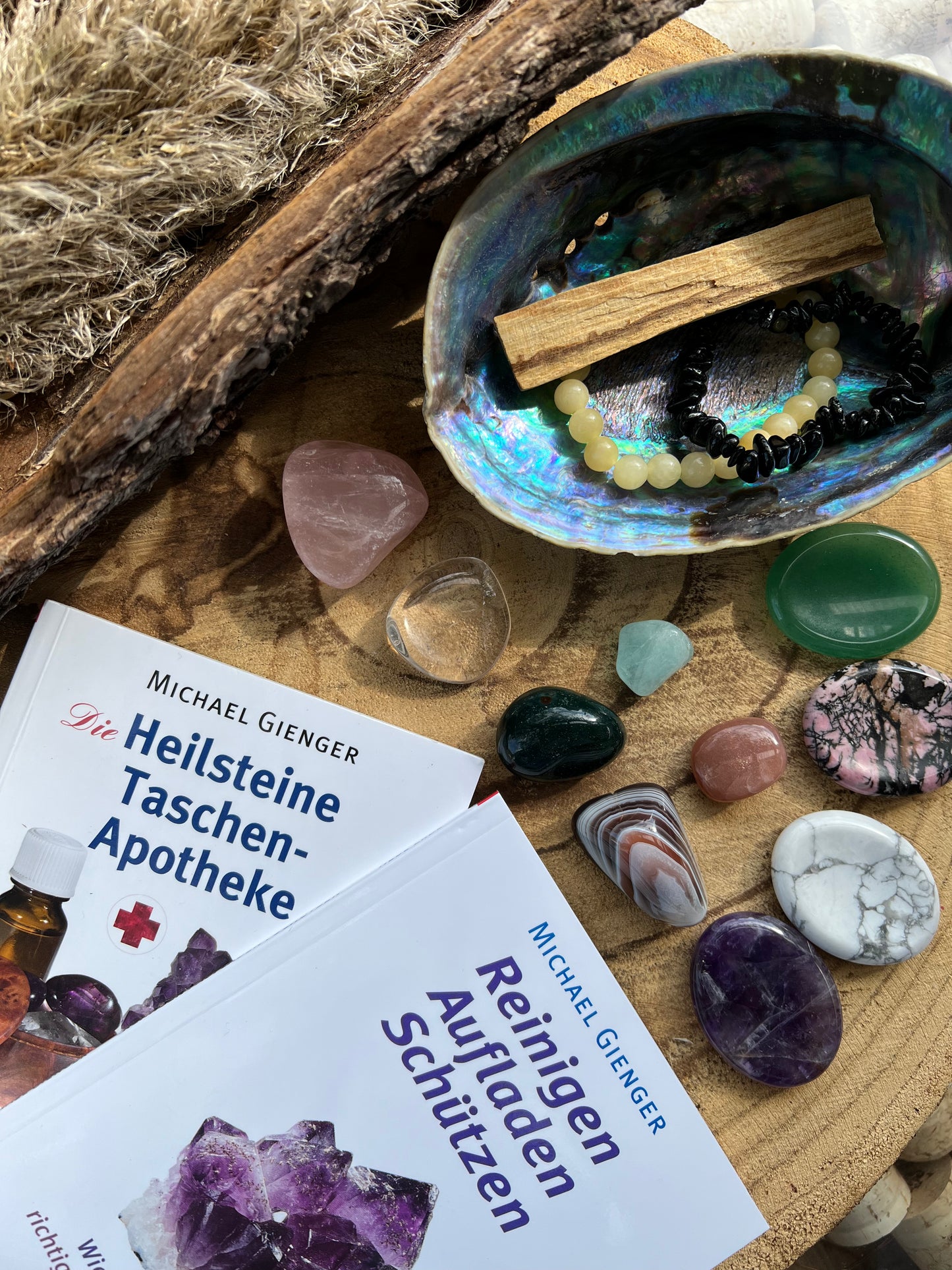 Edelsteinset für Anfänger mit Amethyst Rosenquarz Bergkristall und weiteren Heilsteinen