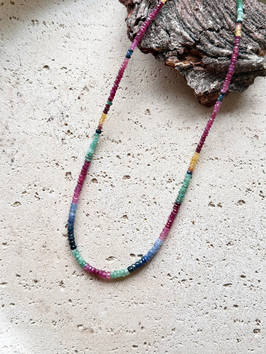 Rubin-Smaragd-Saphir Kombination - edle Halskette (Einzelstück)