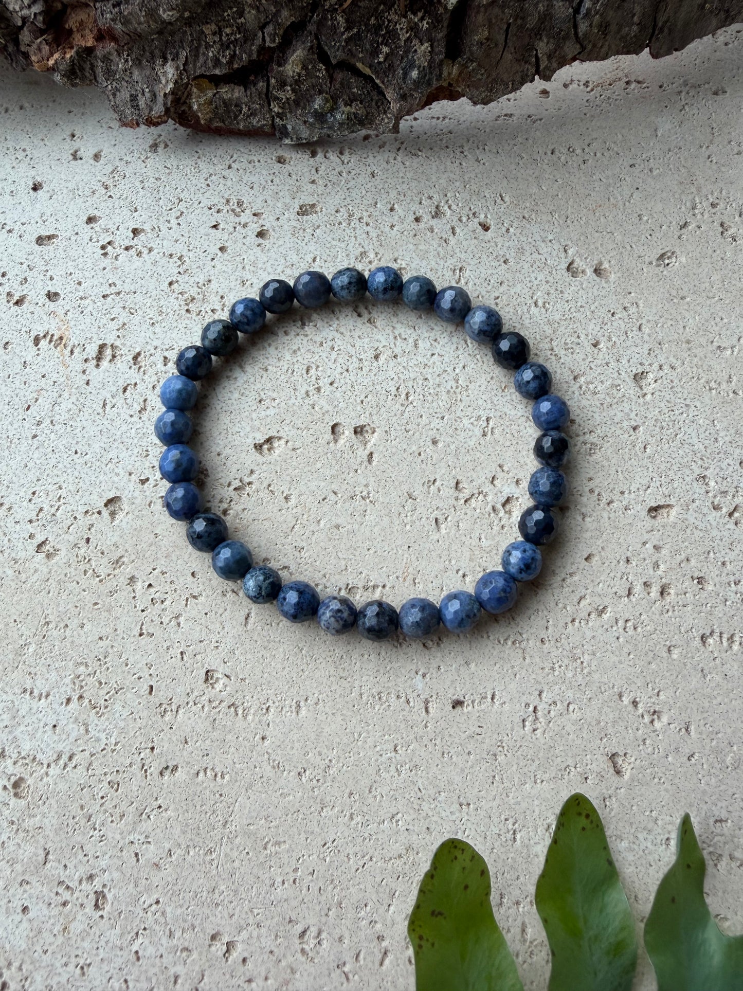 Dumortierit Armband 6 mm facettiert – Naturlichtmagie