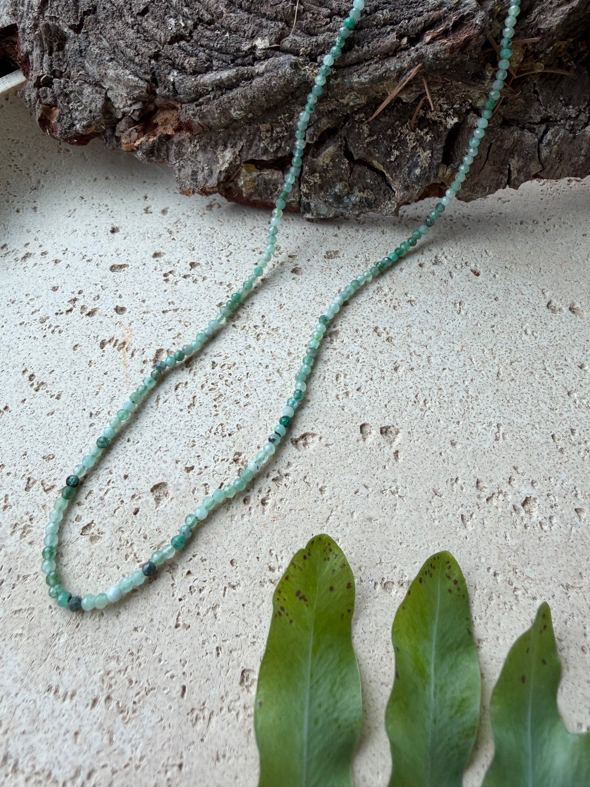 Smaragd Halskette facettiert und 925 Silber – Naturlichtmagie