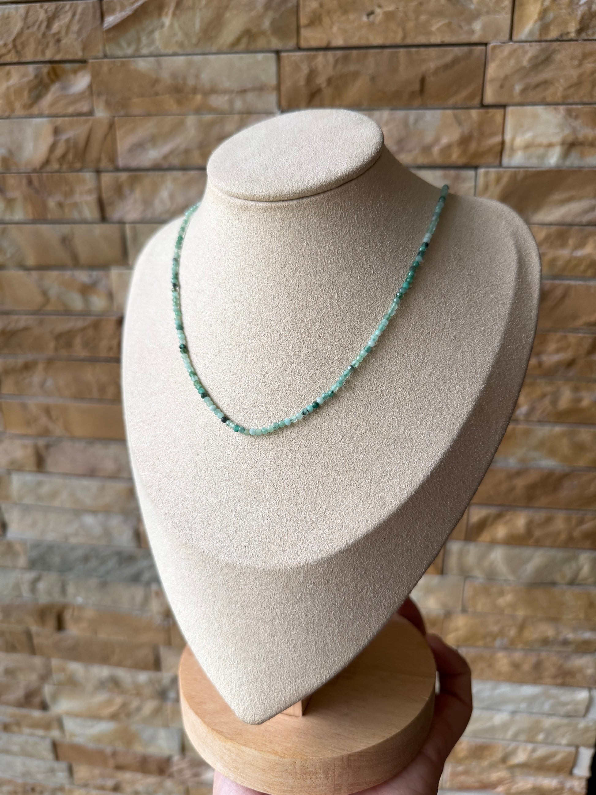 Smaragd Halskette facettiert und 925 Silber – Naturlichtmagie