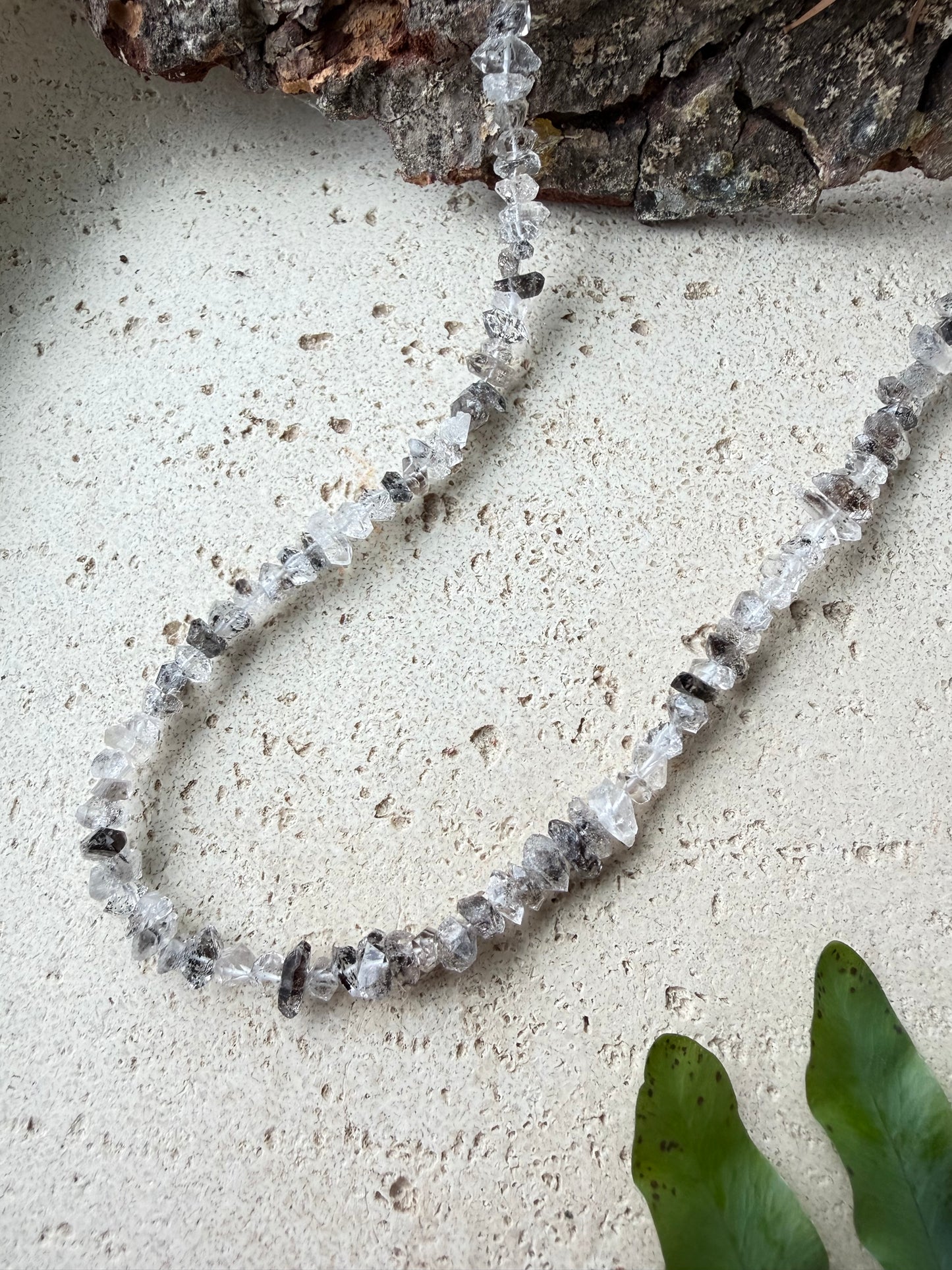 Herkimer Diamant Halskette vollbesetzt mit Naturkristallen und 925 Silber Karabiner – Naturlichtmagie