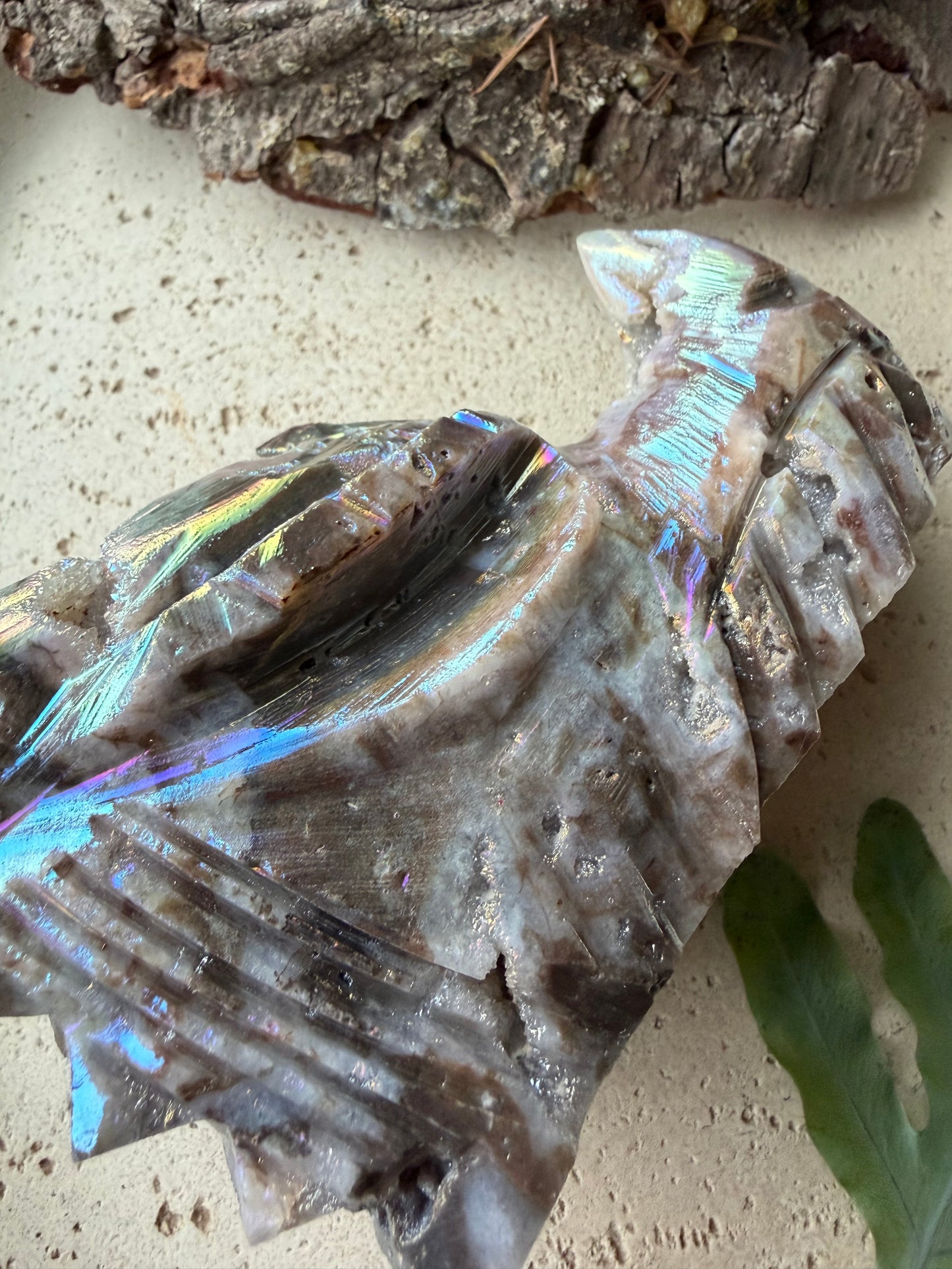 Aura-Quarz Drache – handgeschnitztes Unikat