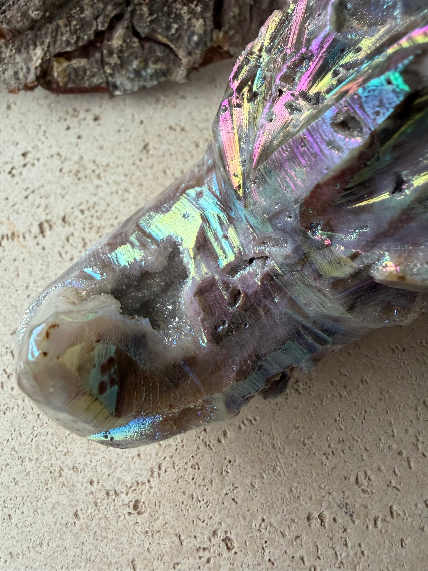 Aura-Quarz Drache – handgeschnitztes Unikat