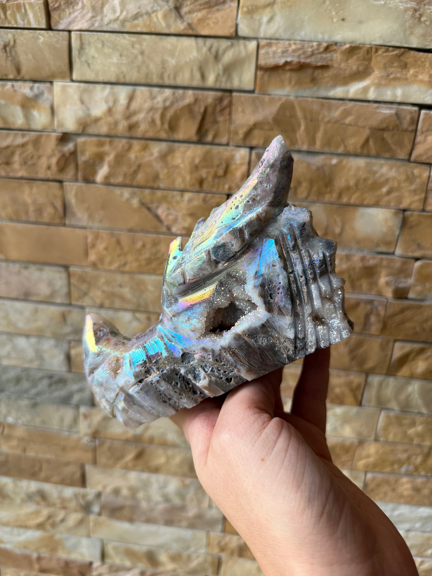 Aura-Quarz Drache – handgeschnitztes Unikat