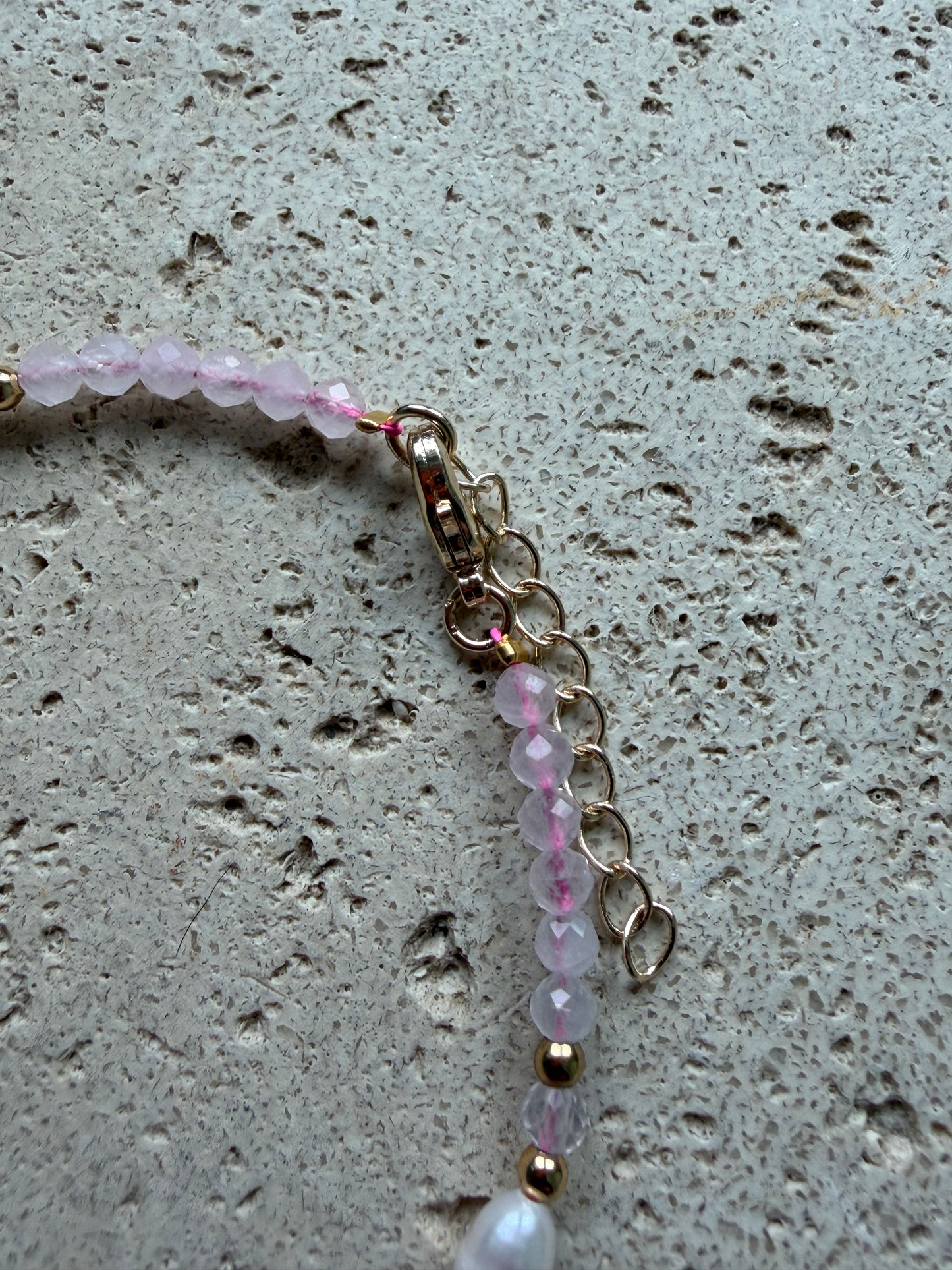 MAREA Collection - Rosenquarz mit Süßwasserperle Armband