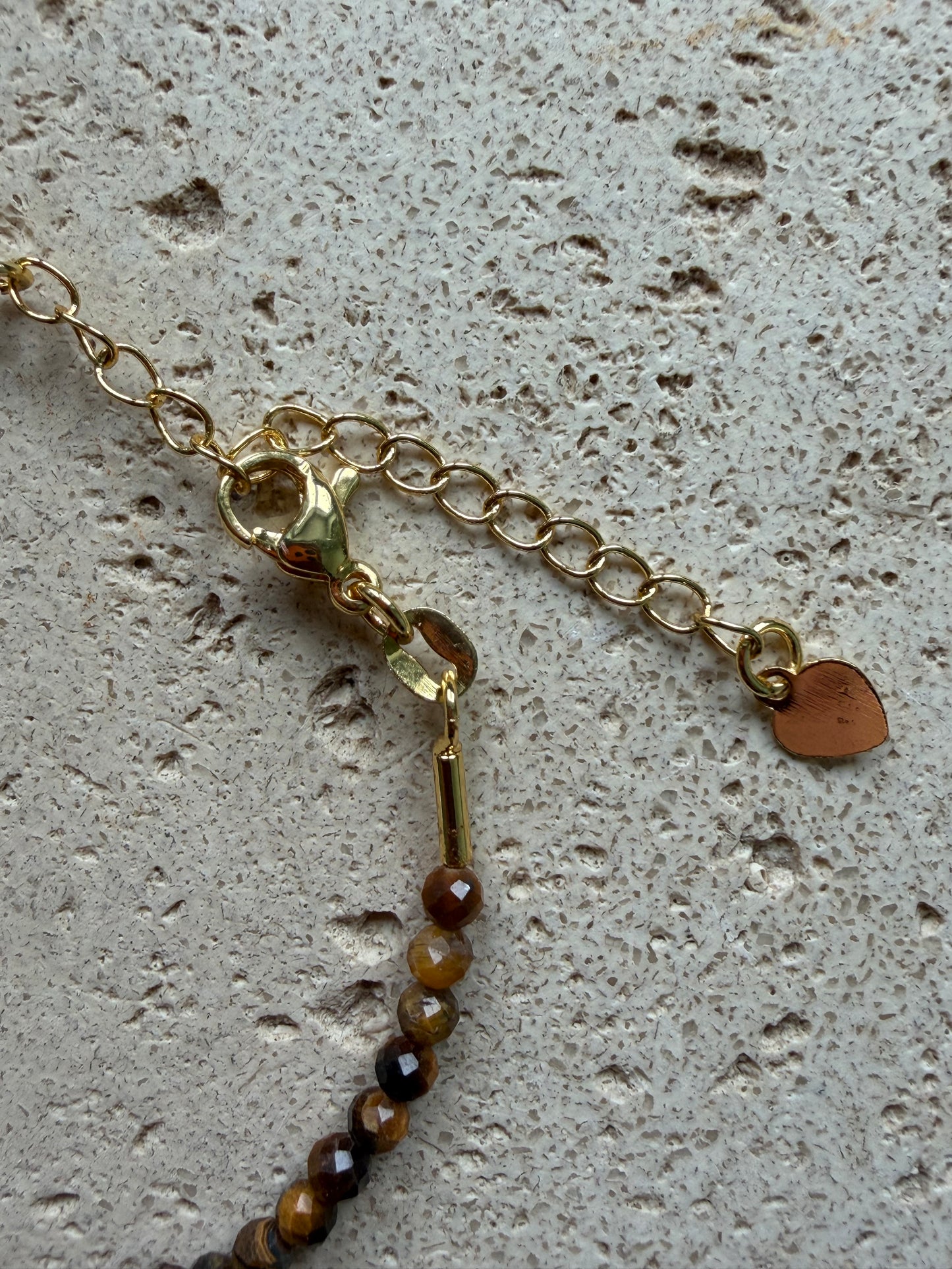 MAREA Collection - Tigerauge mit Süßwasserperle Armband